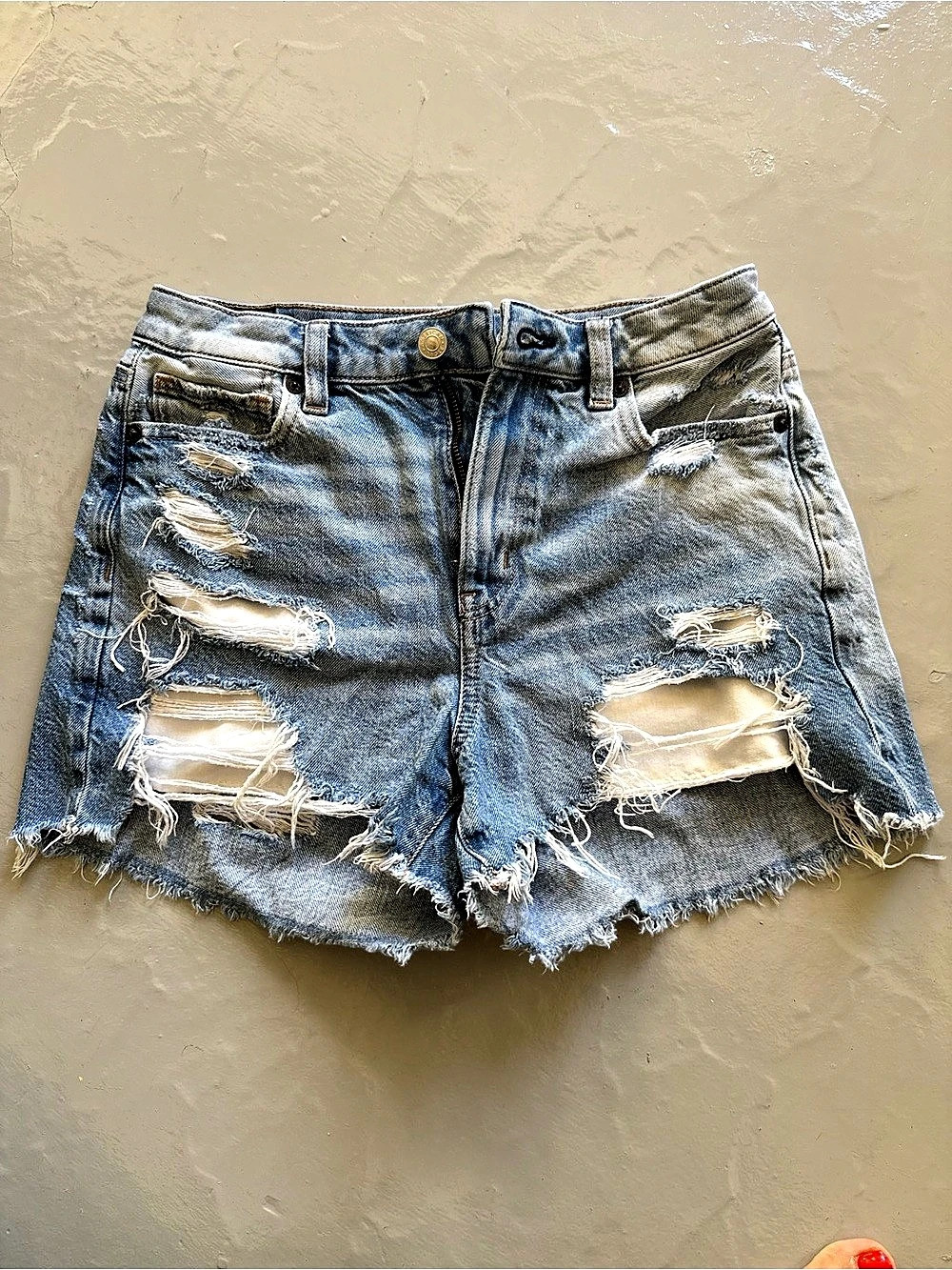 American Eagle Distressed Denim Jean Shorts in Blue Size 2